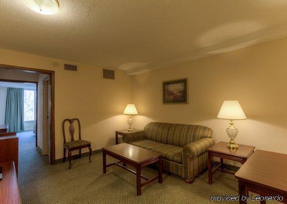 Econo Lodge Inn & Suites لومبيرتون، كارولاينا الشمالية الغرفة الصورة