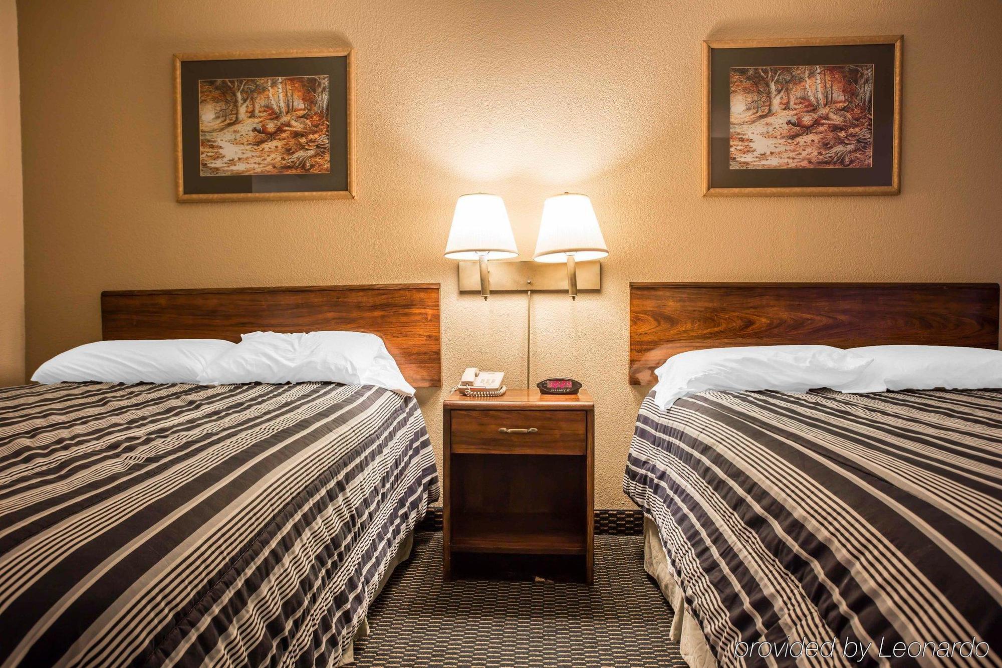 Econo Lodge Inn & Suites لومبيرتون، كارولاينا الشمالية المظهر الخارجي الصورة