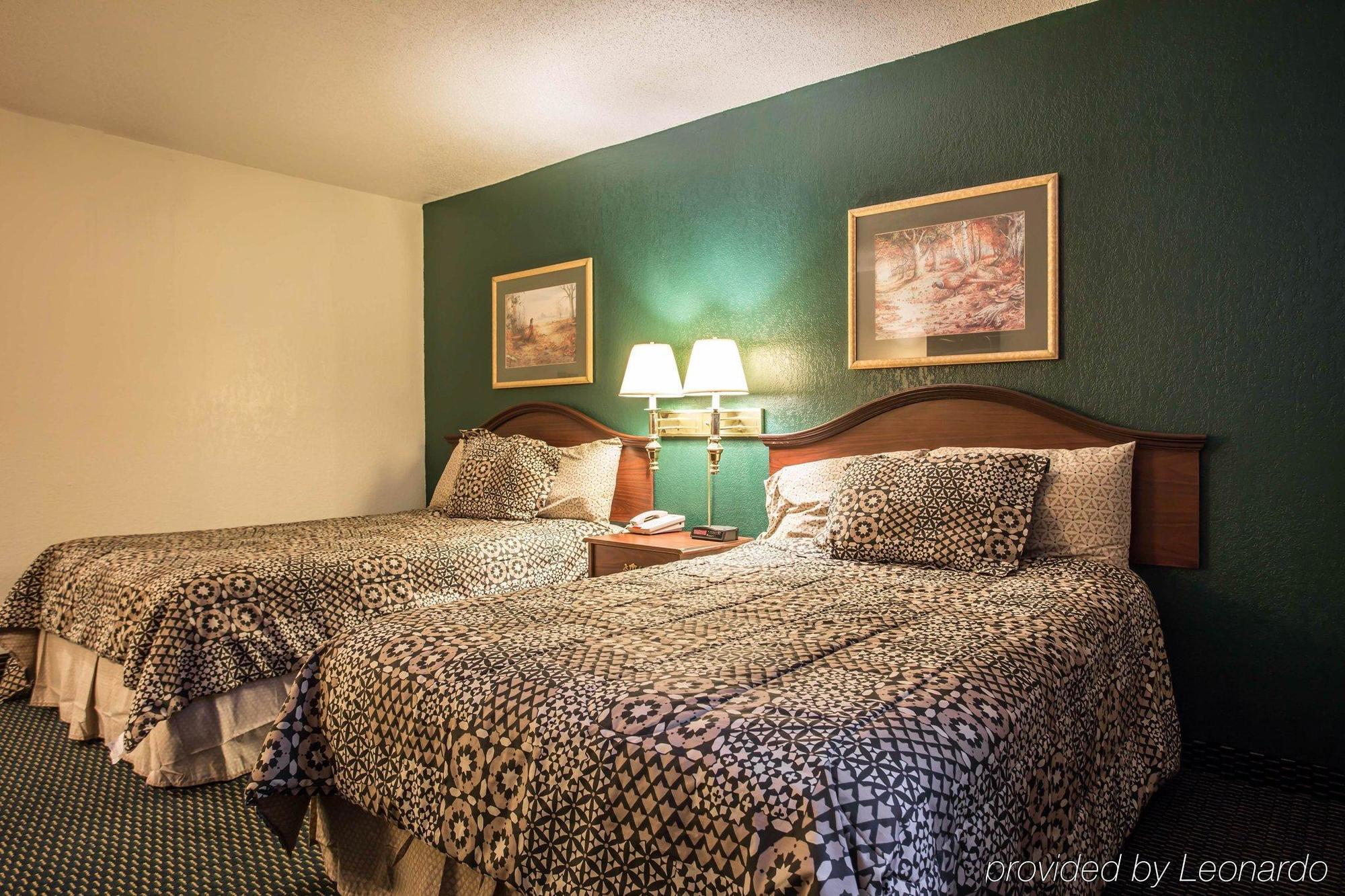Econo Lodge Inn & Suites لومبيرتون، كارولاينا الشمالية المظهر الخارجي الصورة