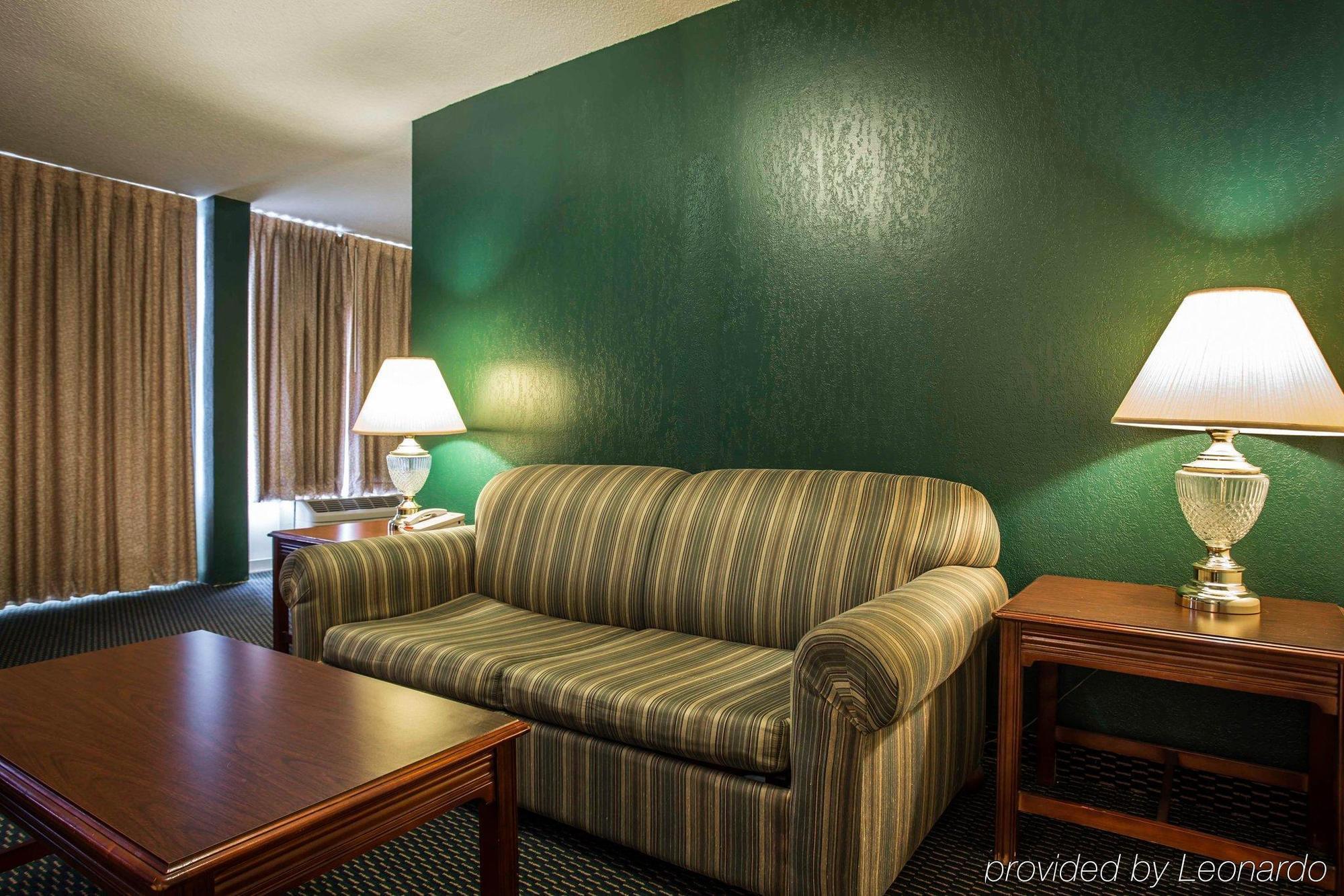 Econo Lodge Inn & Suites لومبيرتون، كارولاينا الشمالية المظهر الخارجي الصورة